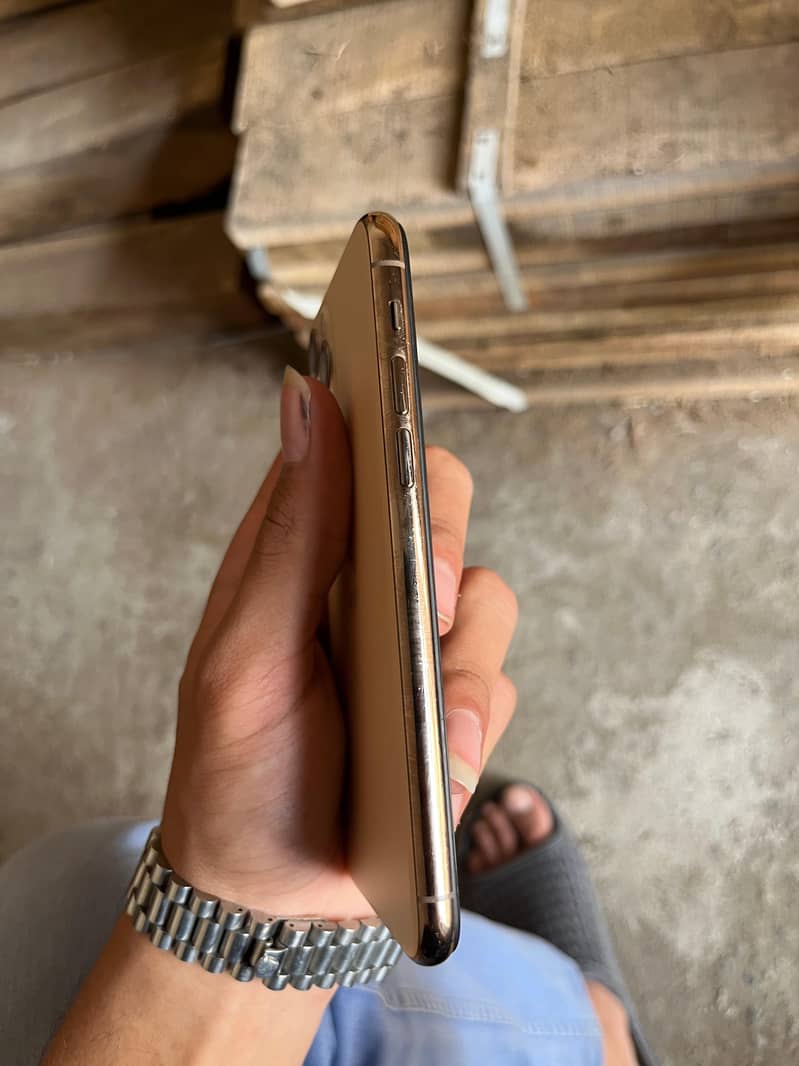 Apple iPhone 11 Pro 5