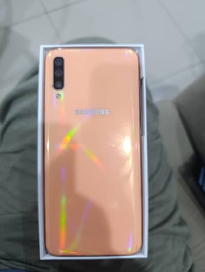 Samsung Mobile A70
