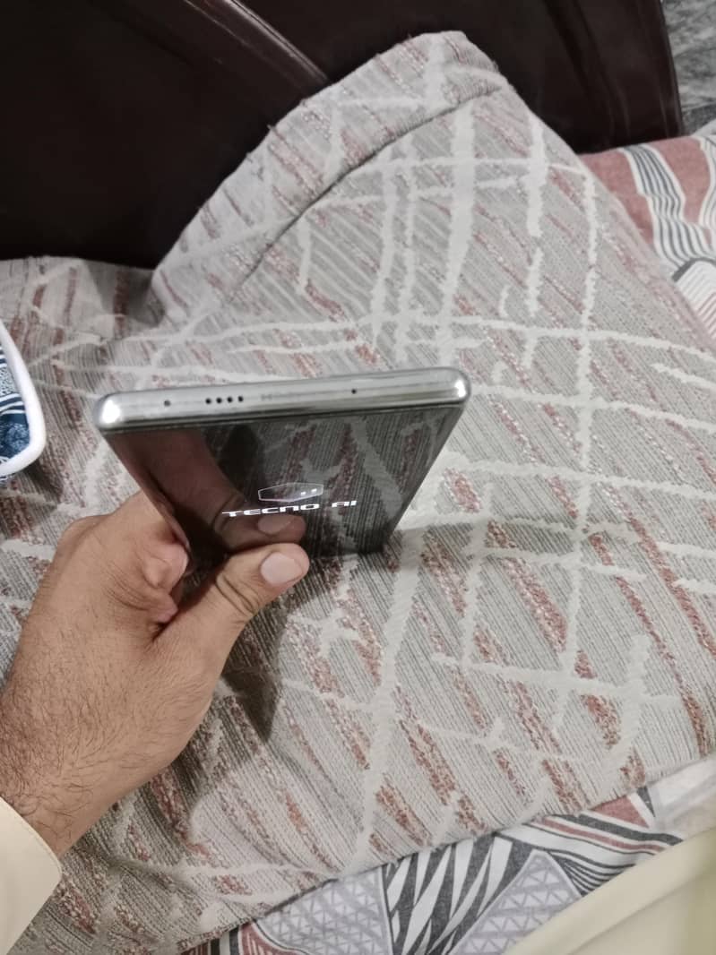 Tecno CAMON 40 Pro 2