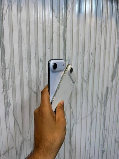 Apple iPhone 17 Air 256GB 4 MONTH SIM TIME 100%