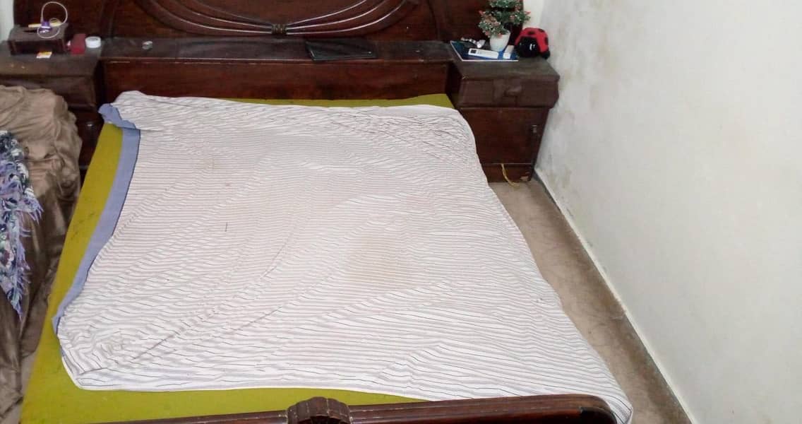 Double bed 0