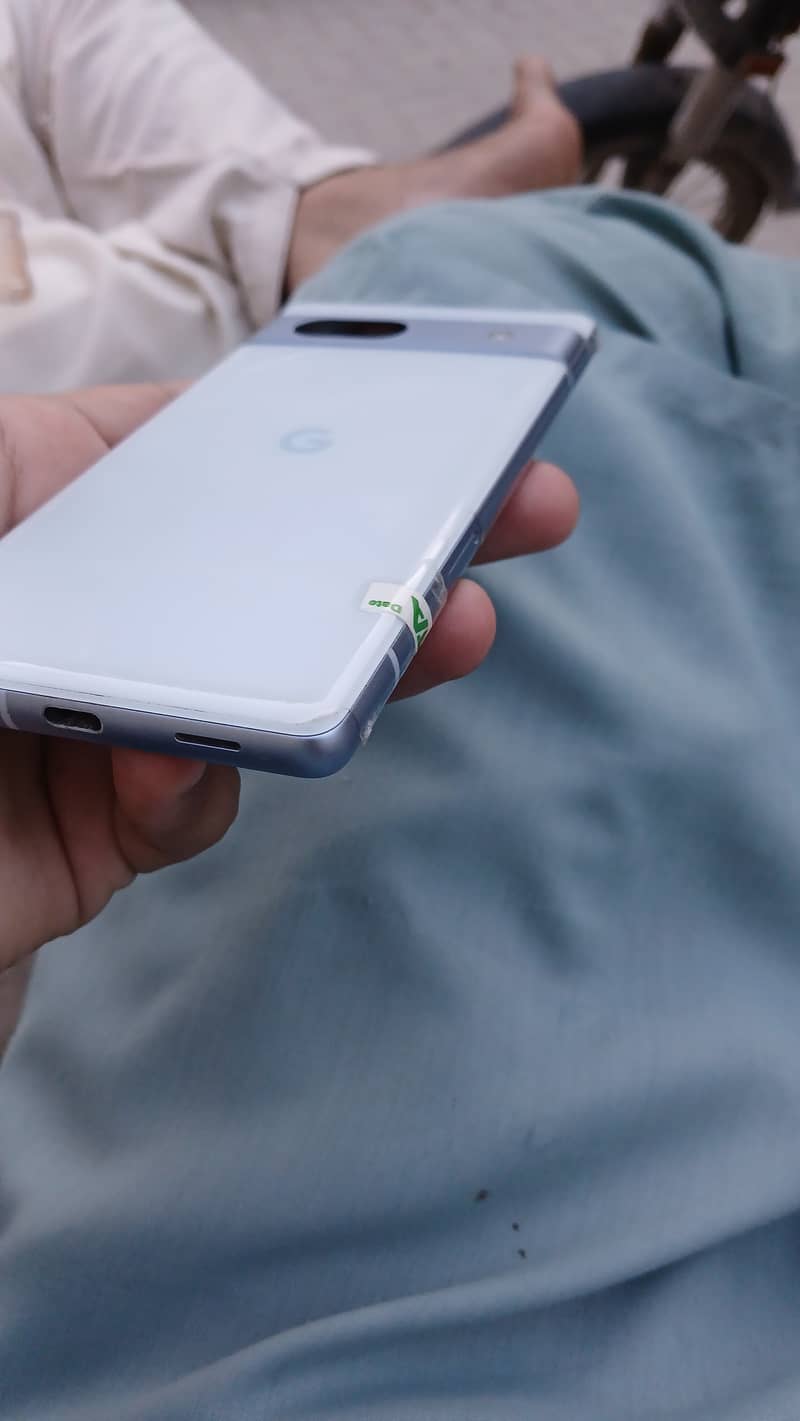 Google Pixel 7a 2