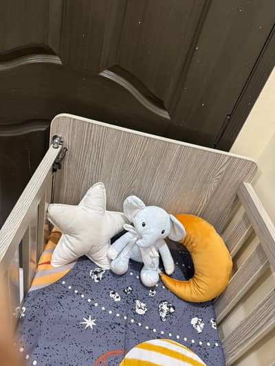 Baby cot/baby bed/ with mattress