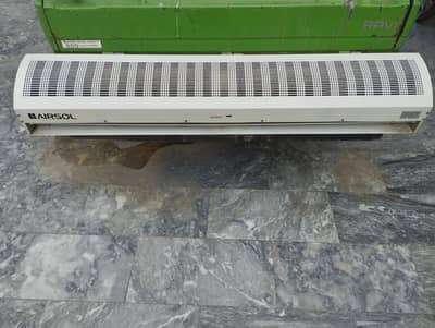 Air curtains × 2 [14,000 each]
