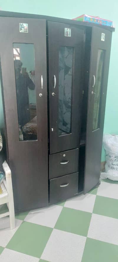 hanging cupboard