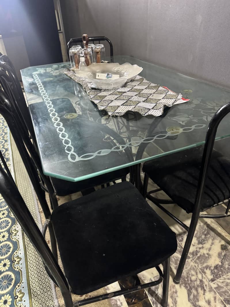 Dining table 0