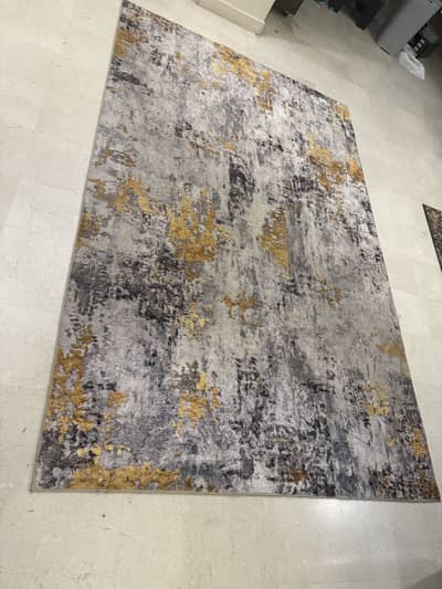 Rug/curtains