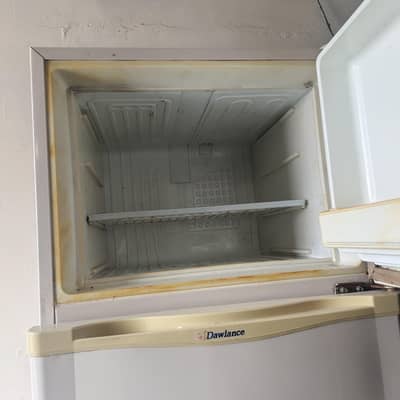 Dawlance Full Size Refrigerator – Clear Skin – Excellent Condition
