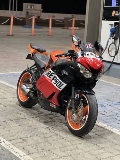 Honda cbr 600 inline 4 cylinder