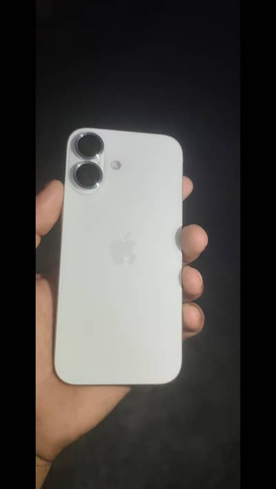 Apple iPhone 16