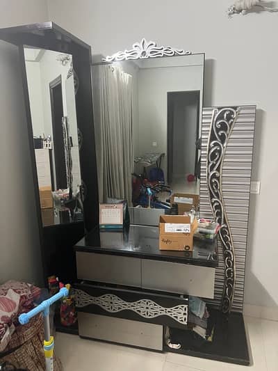 black and silver dressing table