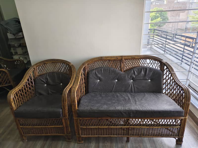 sofa 4 seater 0