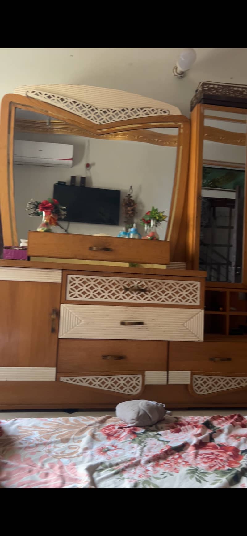 dressing table nd deewider 0