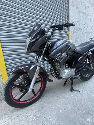 Yamaha YBR 125 2015 Model Red Lush Condition