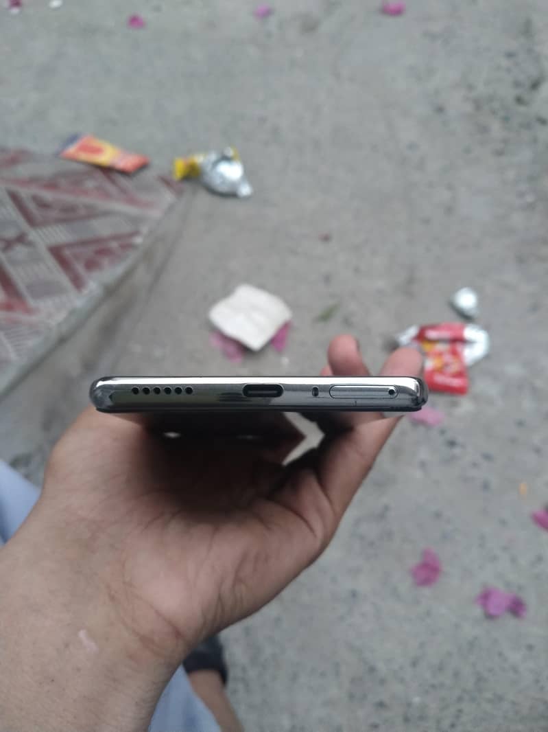 Tecno CAMON 40 Pro 4