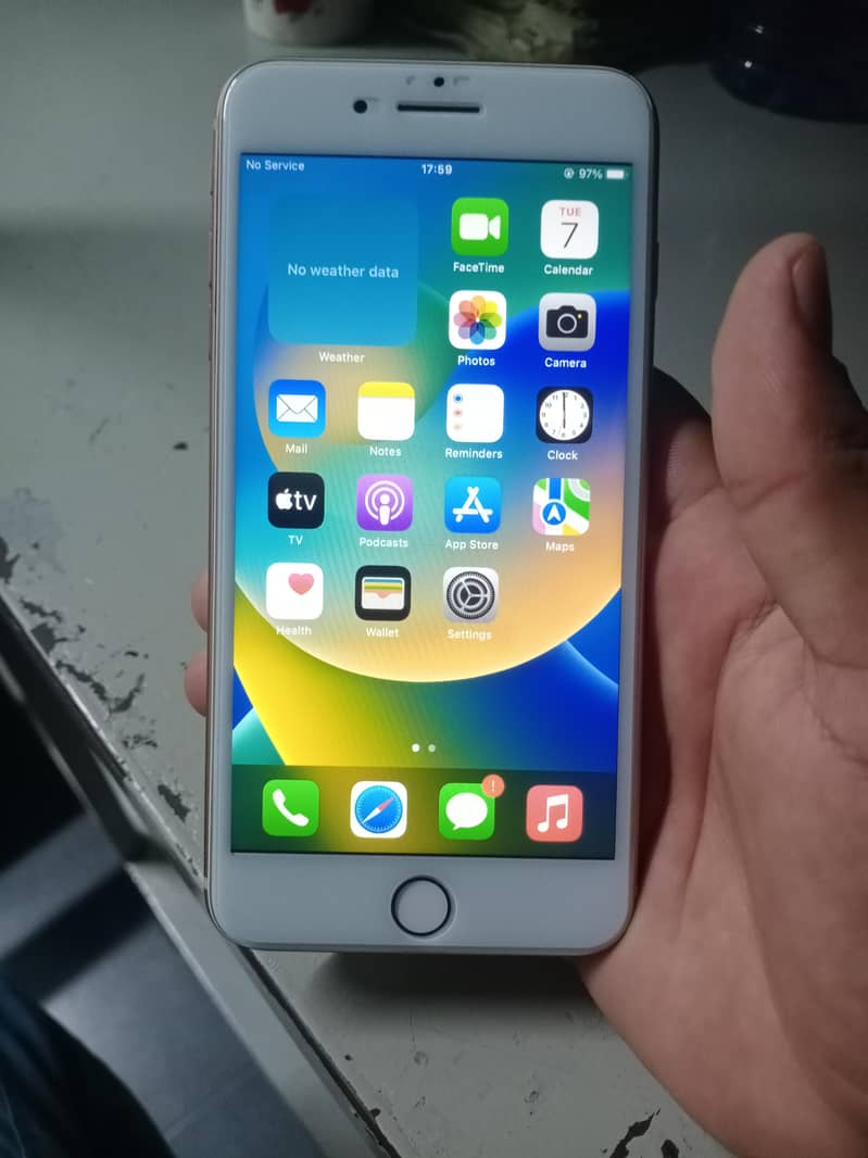 Apple iPhone 8 Plus 1