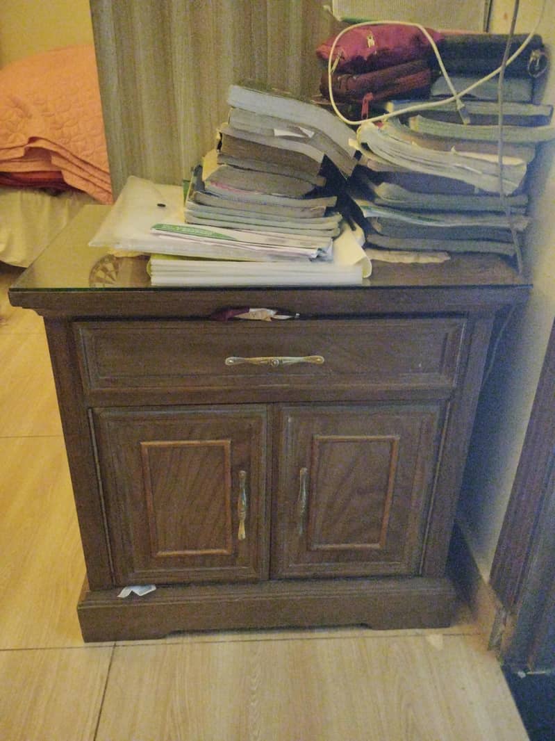 2 side table dressing table 1