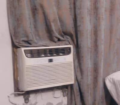 1 ton Frigidaire 110 volt Window AC  High Air Flow