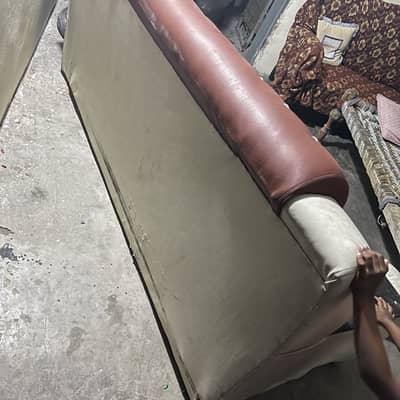 Used triple seat sofa single piece 03014906319