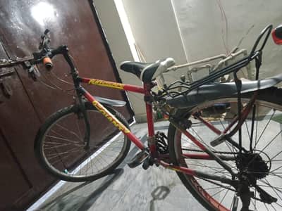 Giant Runescape Sports Cycle with Carrier & Mudguards - Good Condition