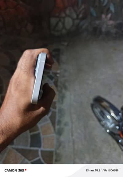 Apple iPhone 14