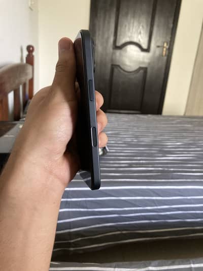 Apple iPhone 16 jv 128 gb 10/10 condition  100 battery health