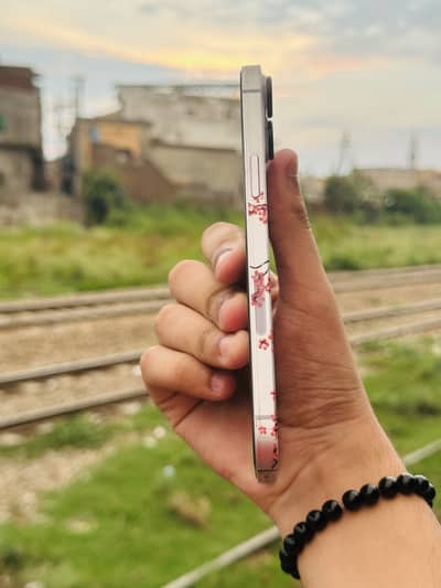 Apple iPhone 14 plus Condition 10/10