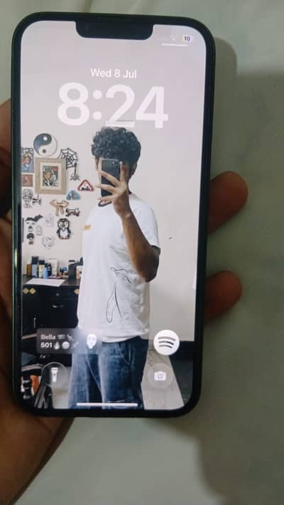 Apple iPhone 13
