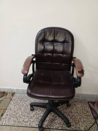 5 single seater. . . revolving chair with table