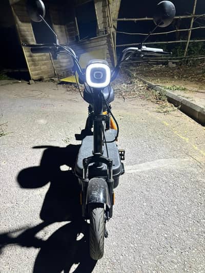 Evee Flipper Electric Scooter | Purchased 9 June | 750km | 03319556601