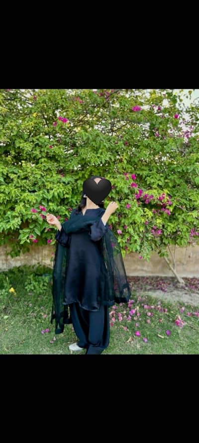 farshi salwar in black