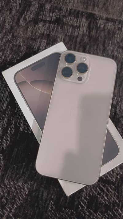 Apple iPhone 16 Pro Max