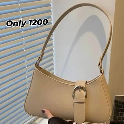 women's Rexine plain shoulder bag .