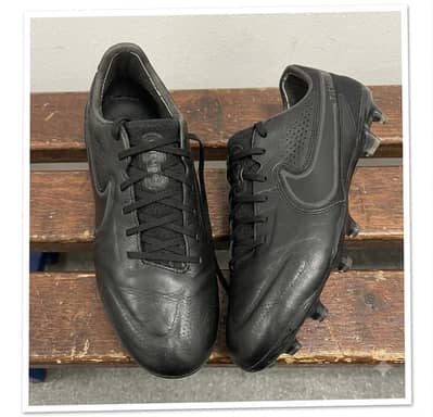 Nike Tiempo Legend 9 Elite Firm-Ground soccer shoe.