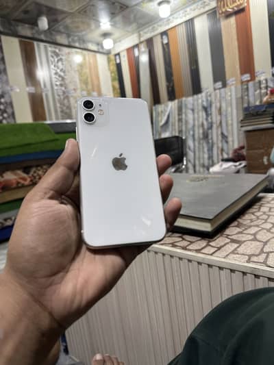 iPhone 11 Factory Unlock 128 GB