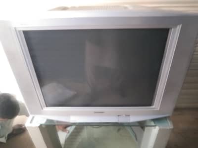 Sony tv 27 inch model 1998 in running condition stereo  buildin