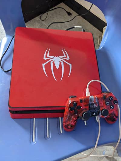 PLAYSTATION 4 SLIM 500GB WITH BOX