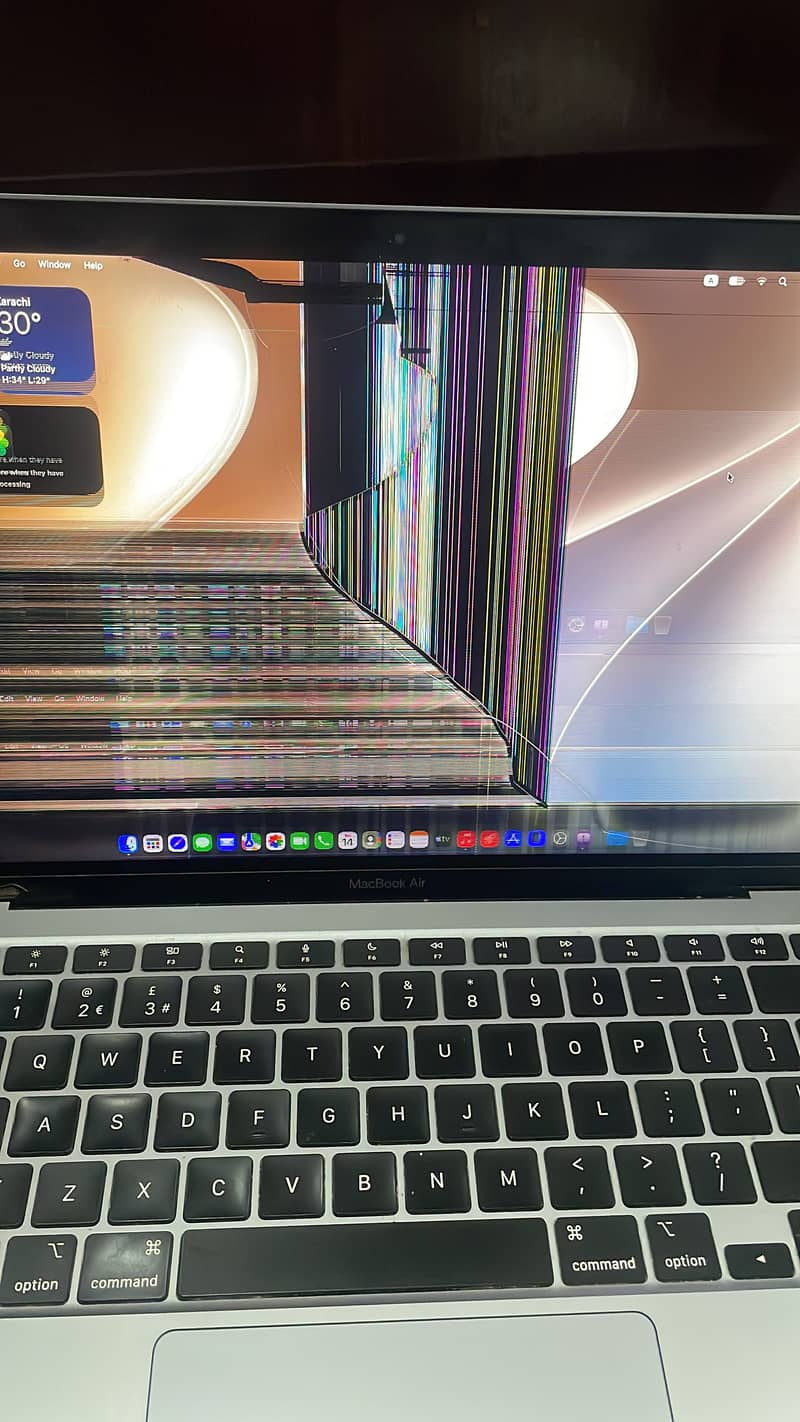 MacBook 0