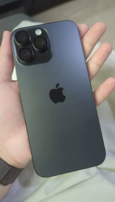 Apple iPhone 16 Pro Max