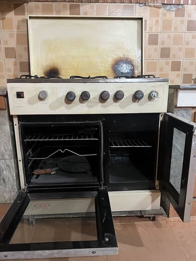 Cooking oven