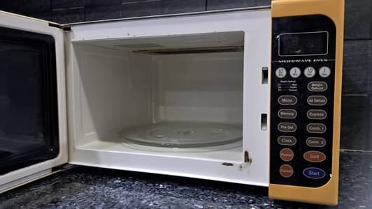 Microwave oven of Kentax brand