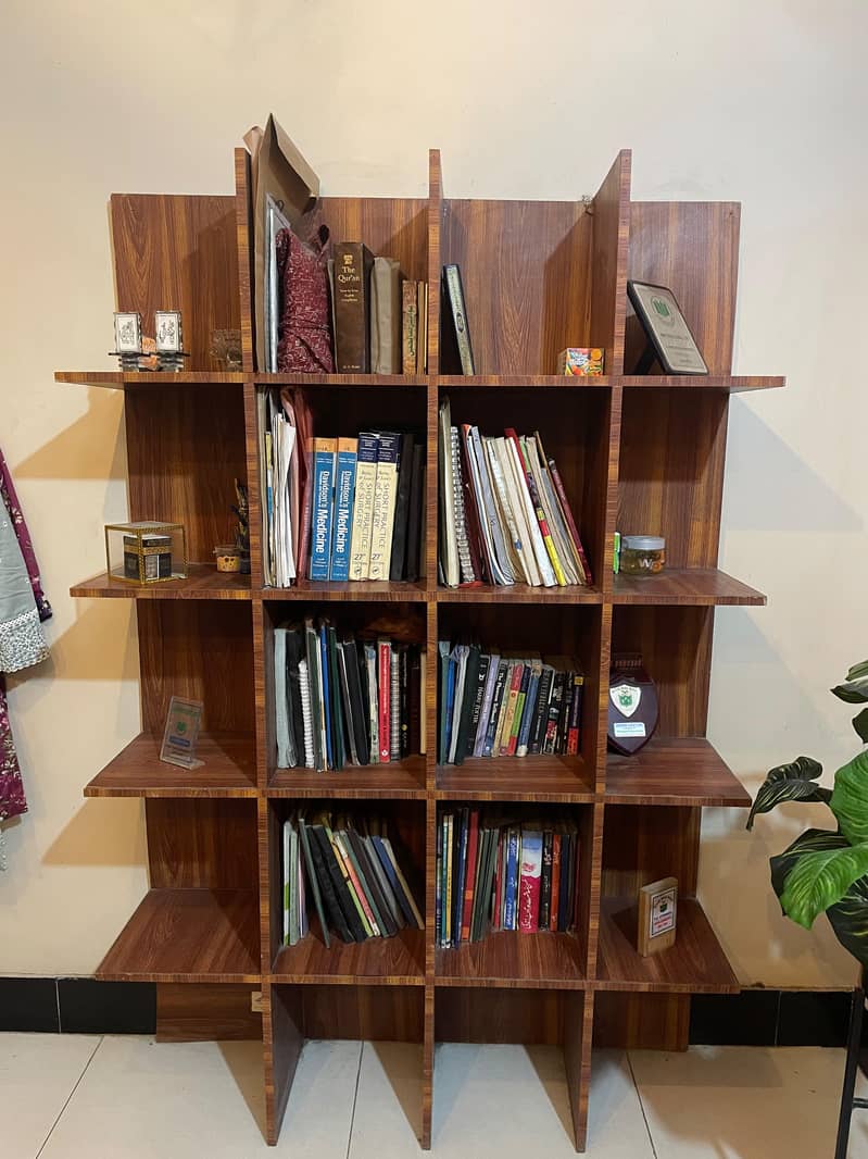 Bookrack 0