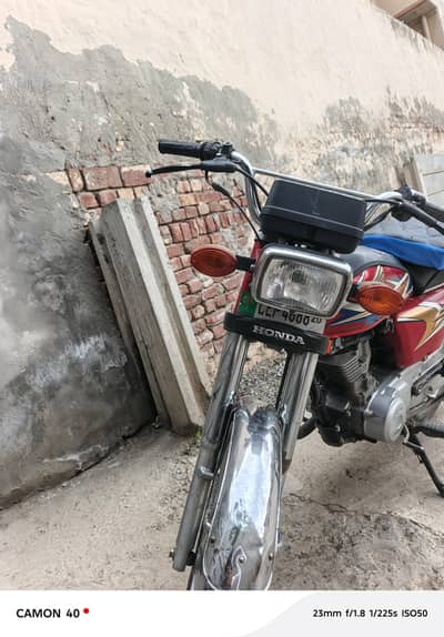 Honda 125 Red