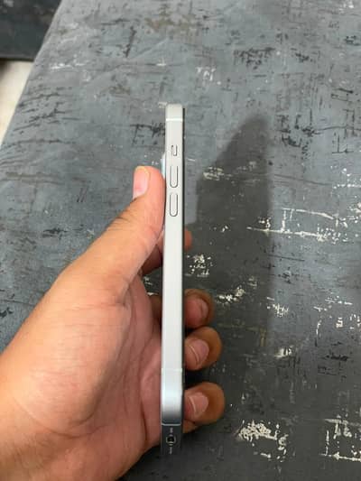 Apple iPhone 15