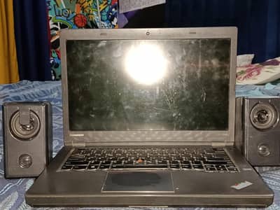 Lenovo thinkpad laptop with speakers