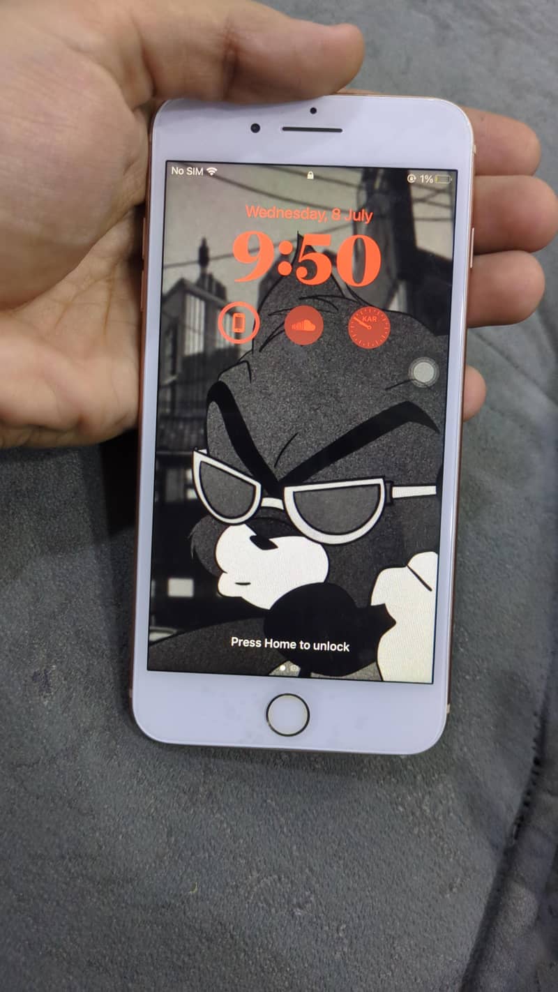 Apple iPhone 8 Plus 1