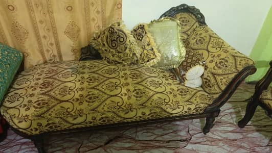 Dewan sofa two chairs with table