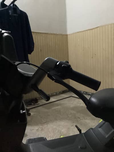 Metro Electric scooty ly super bike