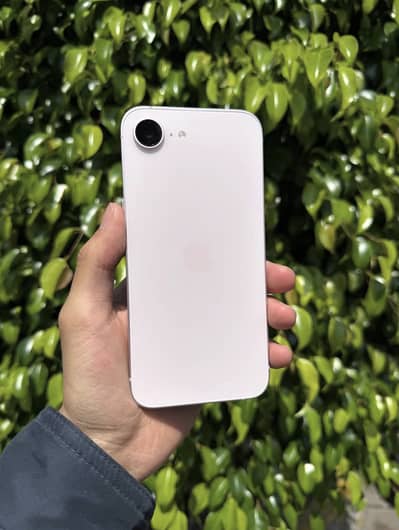 Apple iPhone 16e