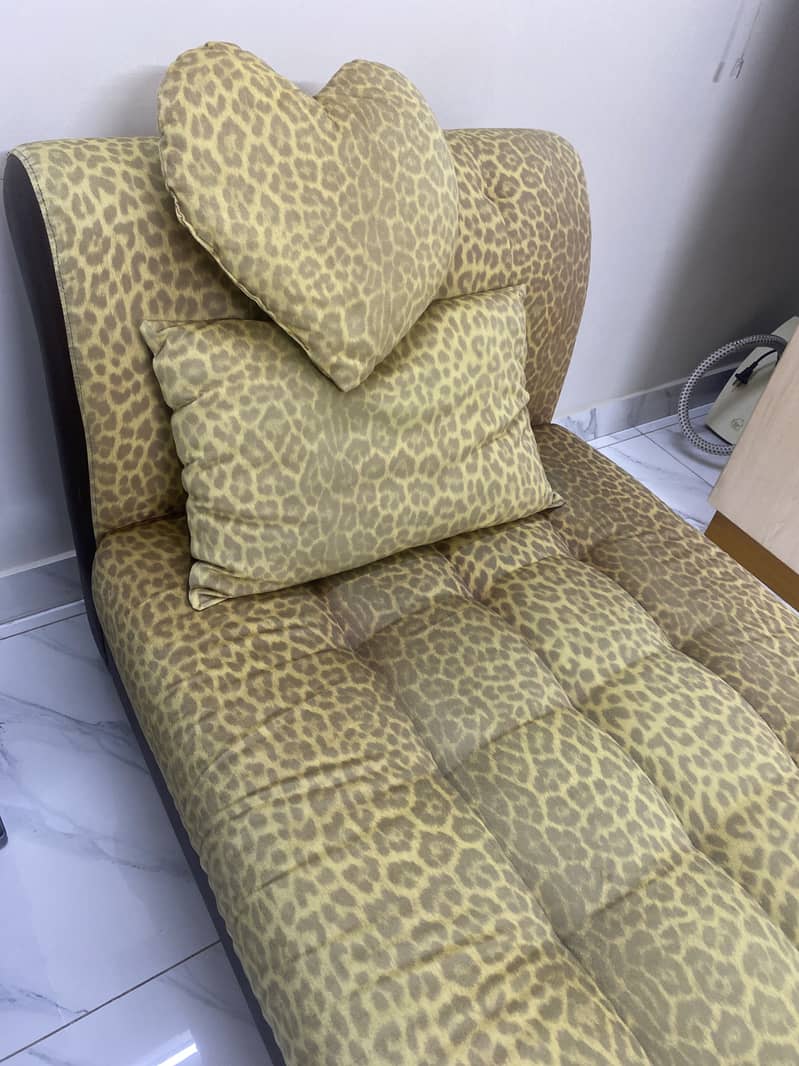 COUCH/SOFA 1